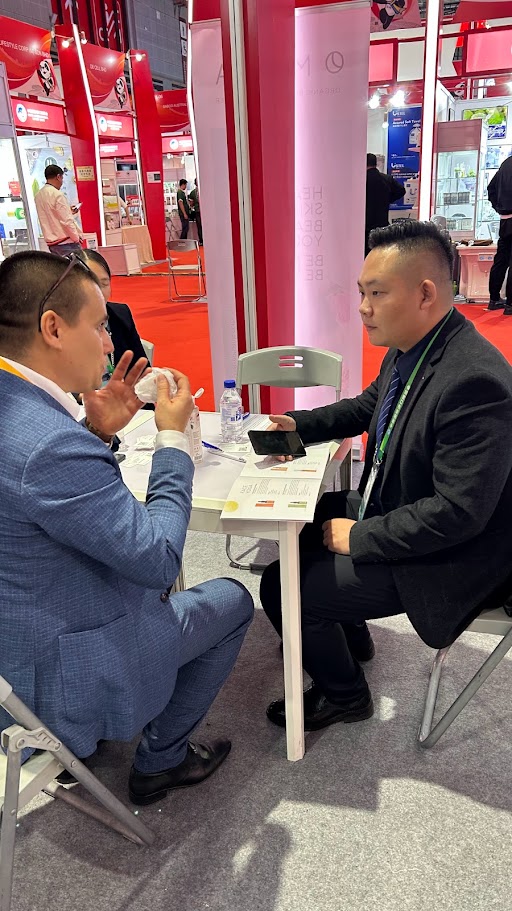 Conversations during our participation at CIIE 2023.